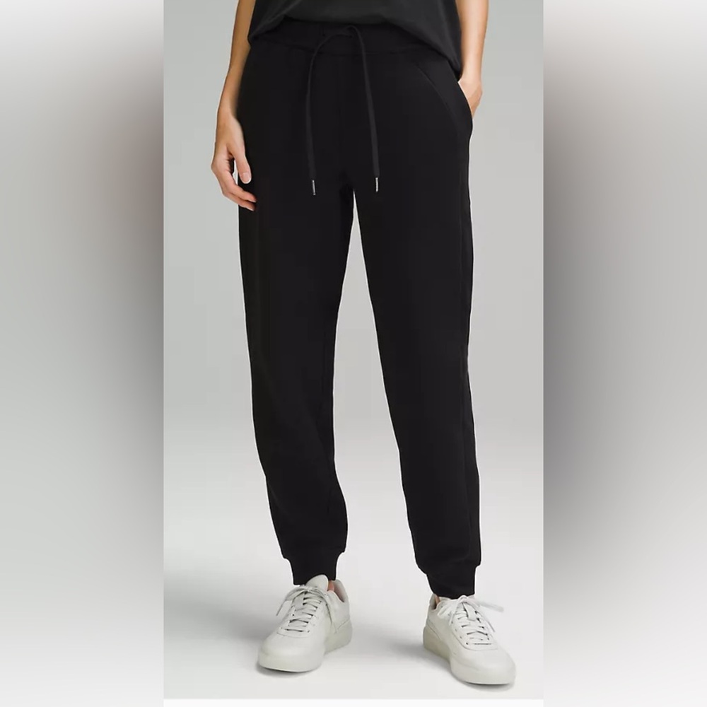 Lululemon aling jogger